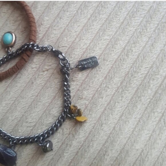 Earrings, Bracelets, Necklace, Headbands, Mood Ring, Estee Lauder Makeup Bag - Picture 7 of 16